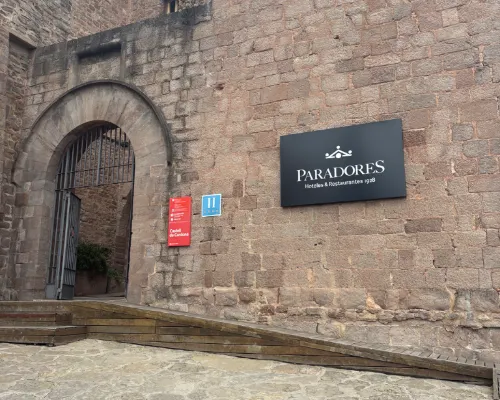 Parador de Cardona Cerca del hotel Photos