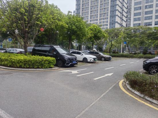 品冠藝術飯店（龍崗華南城店）優惠