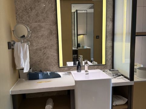 珠海拱北口岸情侶路亞朵S網易嚴選酒店優惠