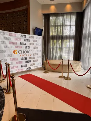 Radisson Hotel & Conference Centre Calgary Airport Photos