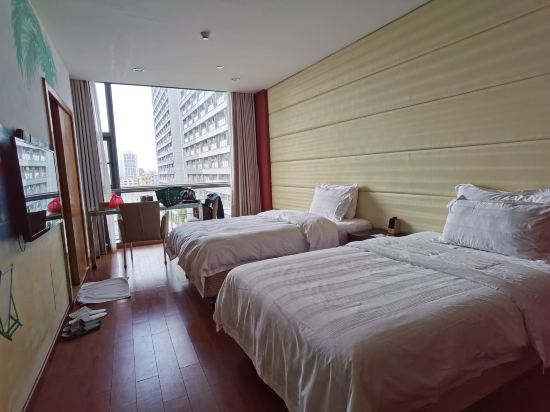 中青旅山水設計師酒店東城萬達廣場店優惠