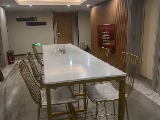 漫麗·影院酒店（海口日月廣場店）優惠