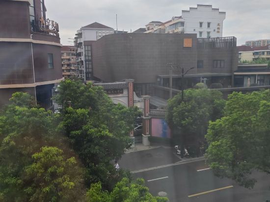 上海虹橋國展北新涇地鐵站亞朵飯店優惠