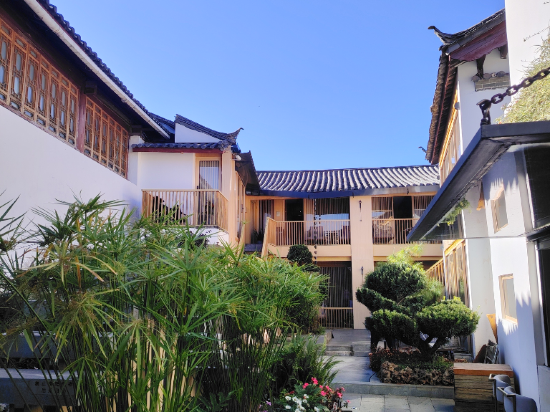 麗江雲見棲舍客棧優惠