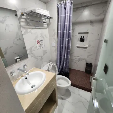 PENSÃO FAMÍLIA (RUA DAS ESTALAGENS) Kamar Photos