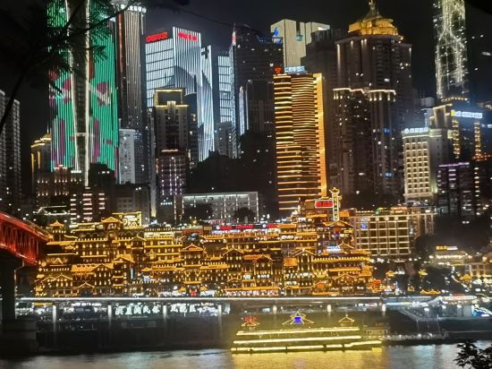 重慶依家｜雲端高空觀景公寓（解放碑步行街洪崖洞店）優惠