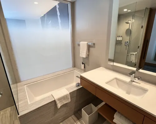 InterContinental Hotels LOS ANGELES DOWNTOWN by IHG Rooms Photos