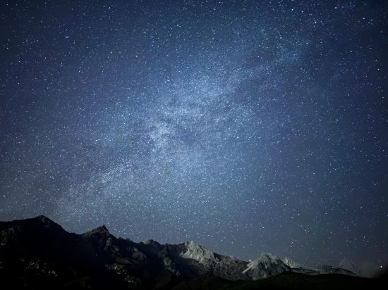 麗江石頭厝雪山度假飯店優惠