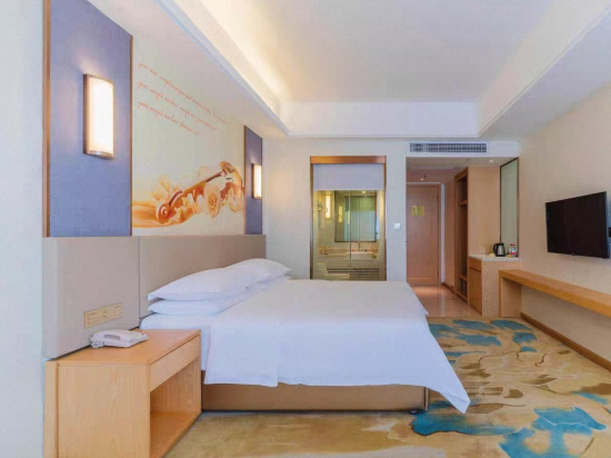 維也納國際酒店（肇慶中心湖景店）優惠