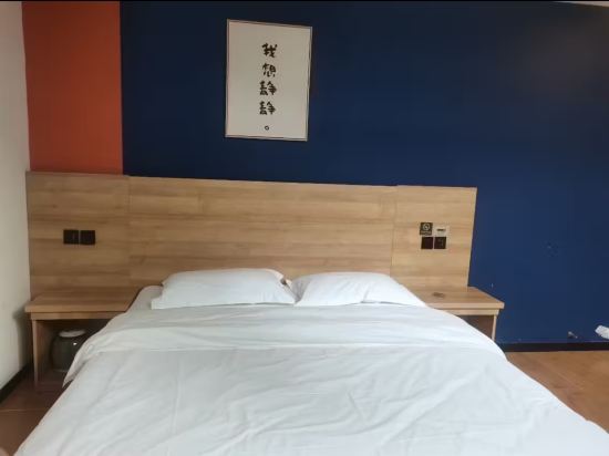 昆明白日青春酒店（南屏街東風廣場店）優惠