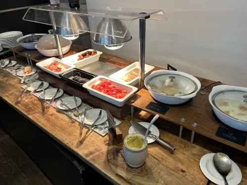 Miiro Templeton Garden Mahlzeiten Photos