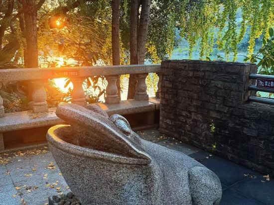 維也納酒店（羅湖口岸國貿地鐵站店）優惠