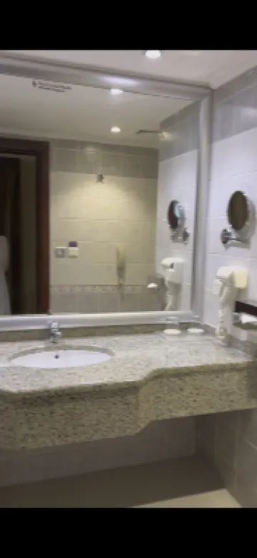 SAJA By Warwick Madinah Hotel Zimmer Photos