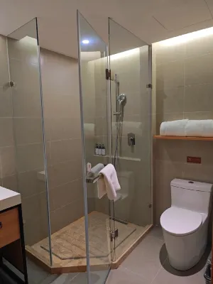 HomeinnsPlus Hotel (Shanghai Dishui Lake Port) Kamar Photos