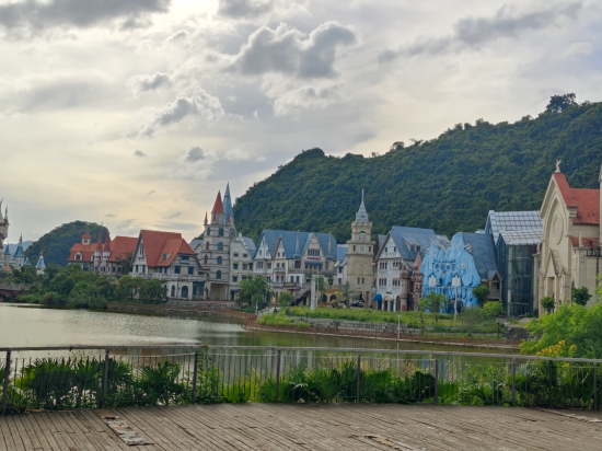 英德奧園希爾頓逸林度假酒店優惠