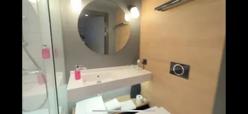 Moxy Bergen Zimmer Photos