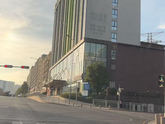 深圳龍華智選假日飯店（大浪商業中心店）優惠