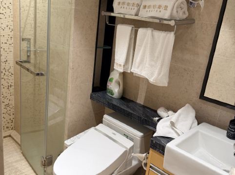 鉑斯登行政公寓（深圳大學城塘朗地鐵站店）優惠