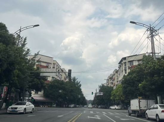 品美居溫泉影院飯店（都江堰景區南橋店）優惠