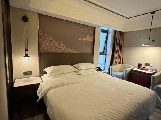 美球假日飯店（珠海拱北口岸店）優惠