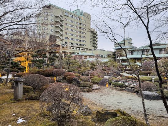 富士山温泉 ホテル鐘山苑 クーポン