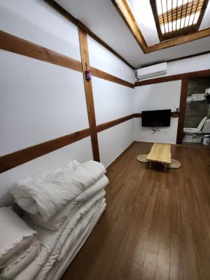 Bukyungdang Hanok Guesthouse Phòng Photos