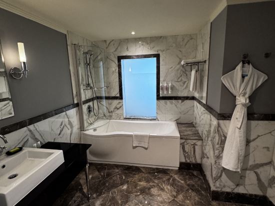 阿布扎比皇家艾美假村酒店優惠