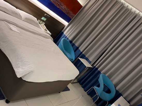 阿爾巴沙西提馬克斯購物中心酒店優惠