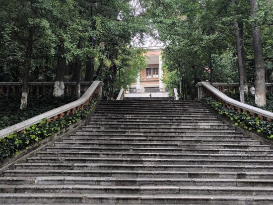 雲糧金泉大酒店（穿心鼓樓地鐵站店）優惠