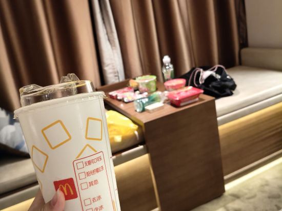美球假日酒店（珠海拱北口岸店）優惠