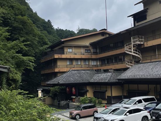 四万温泉 四万やまぐち館 クーポン
