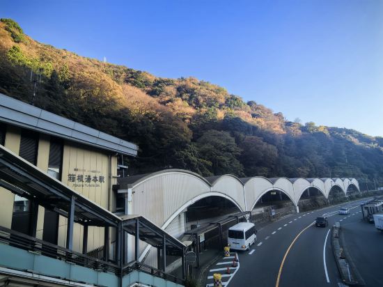 【箱根湯本駅徒歩3分★OPEN★箱根最安】川のせせらぎを楽しめるお宿「箱根湯本 春夏秋冬」 クーポン