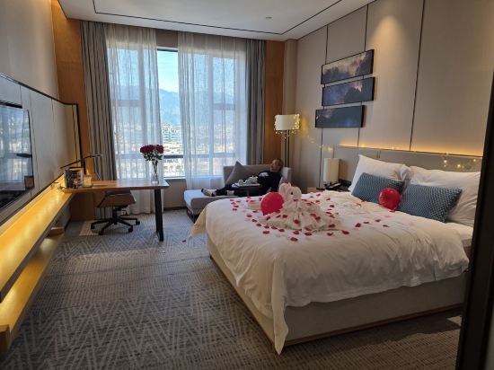 麗呈朗譽酒店（肇慶七星巖景區店）優惠