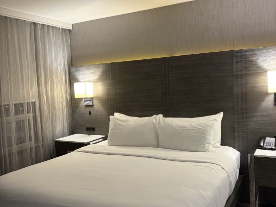 多倫多機場希爾頓大使館套房酒店優惠