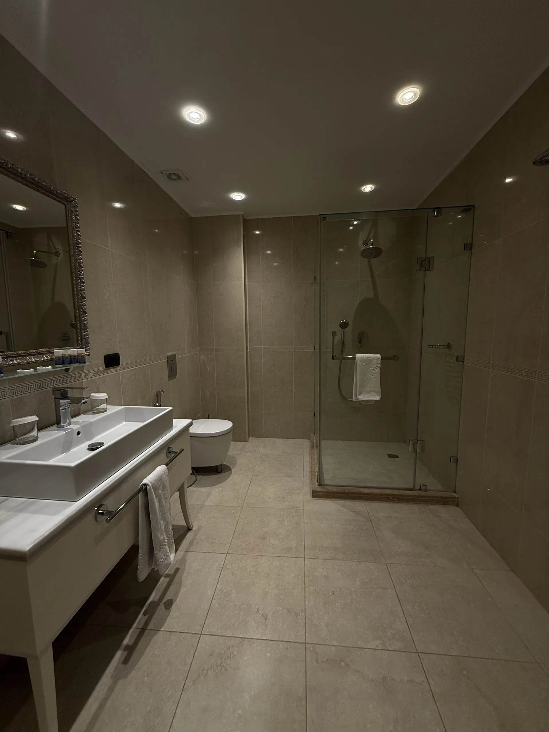 Sapphire Inn Hotel Zimmer Photos