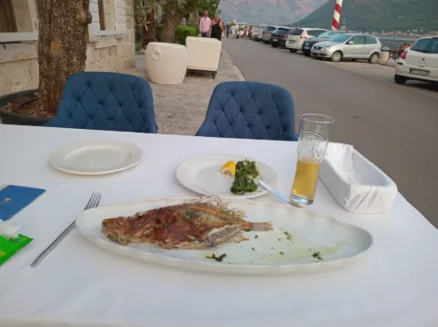 Hotel Oaza Ăn uống Photos