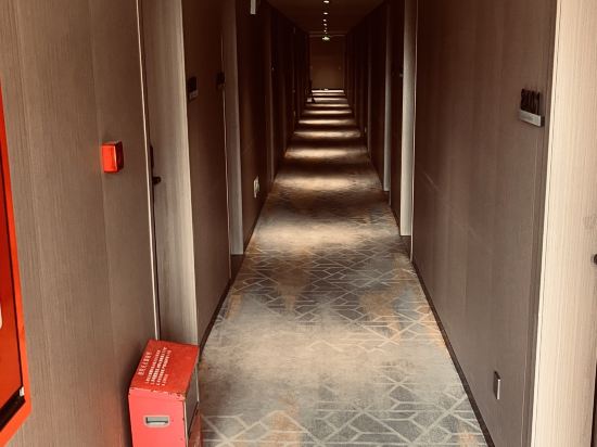 格納飯店（鶴山廣場店）優惠