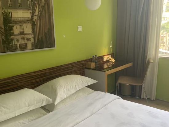 卡羅精品酒店（深圳東門步行街曬布地鐵站店）優惠