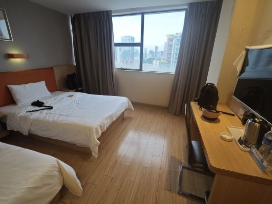 7天優品酒店（珠海拱北口岸廣場輕軌總站店）優惠