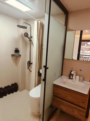 Qingshanjian Riverside Stilt House Inn (Phoenix Ancient Town - Hongqiao North Gate Pier Branch Rooms Photos