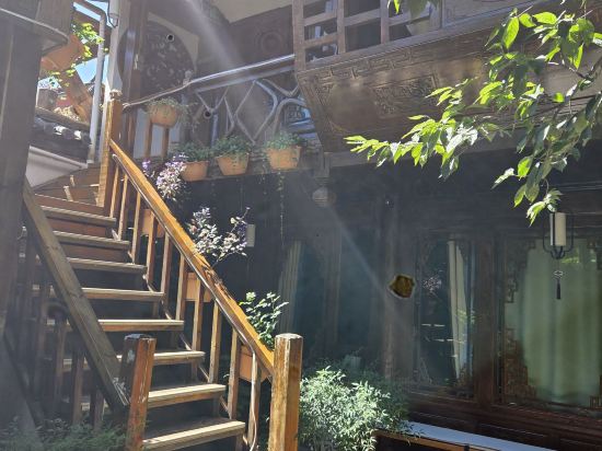 LiJiang單純陽光·古城全景雪山觀景美宿（四方街店）優惠