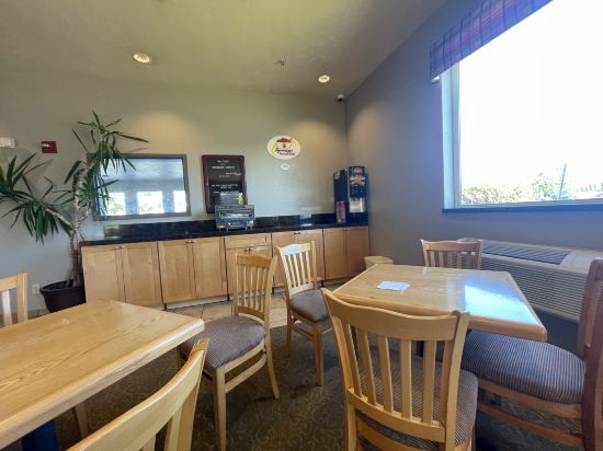 伍德伯恩速8酒店優惠