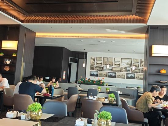 中山大信皇冠假日酒店優惠