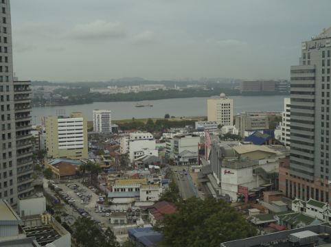 新山市中心假日酒店優惠