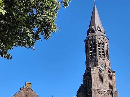 恩荷芬中央皇冠酒店優惠