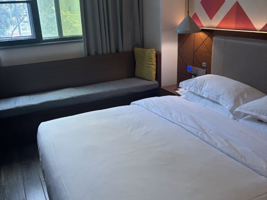 柏曼飯店（廣州東站梅花園地鐵站店）優惠