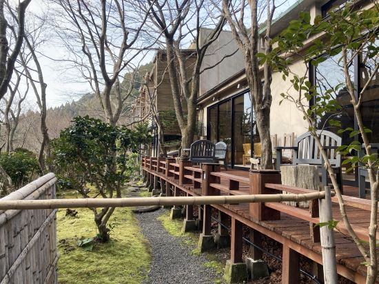 緑と渓流に抱かれた美肌温泉の宿　霧島温泉静流荘 クーポン