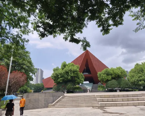 Rufeng Hotel (Wuhan Huanghelou Shouyi Road Subway Station Branch) Рядом с отелем Photos