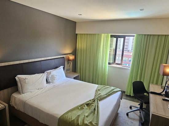 VIP行政聖塔伊里亞酒店優惠