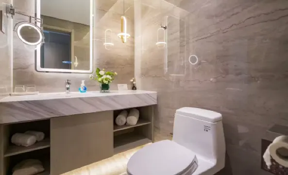 HÉONIC HOTEL & SUITES - Exclusive 2-3 Bedroom Family Suites+Curated Itineraries+Cat Coffee Zimmer Photos